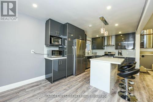 1443 Saginaw Crescent, Mississauga, ON - Indoor Photo Showing Kitchen
