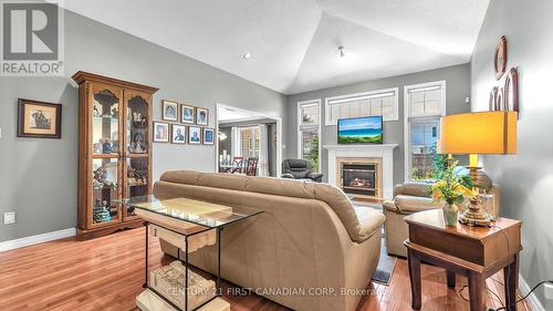 79 Wintergarden Road, London East (East A), ON - Indoor Photo Showing Living Room With Fireplace