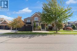 129 VIPOND WAY  Bradford West Gwillimbury, ON L3Z 0G7