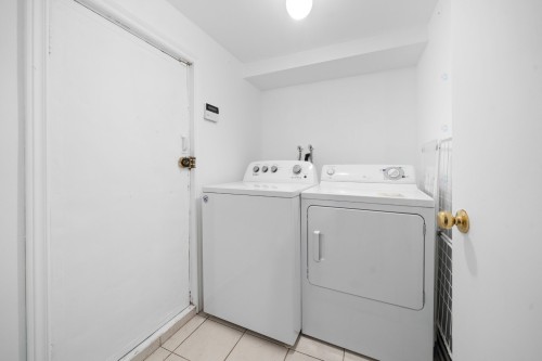 Salle de lavage - 4684 Av. Hingston, Montréal (Côte-Des-Neiges/Notre-Dame-De-Grâce), QC - Indoor Photo Showing Laundry Room