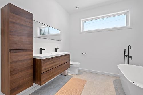 Salle de bains - 65 Rue Des Trilles, La Conception, QC - Indoor Photo Showing Bathroom