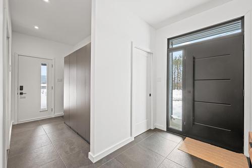 Hall d'entrée/Vestibule - 65 Rue Des Trilles, La Conception, QC - Indoor Photo Showing Other Room