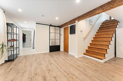 Salle familiale - 108 Rue Céline, Saint-Alphonse-De-Granby, QC - Indoor Photo Showing Other Room