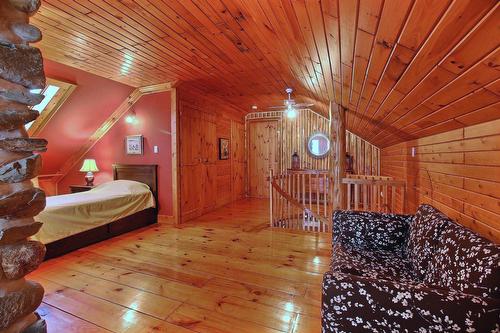 Salle familiale - 62 Route 143, Melbourne, QC - Indoor Photo Showing Other Room