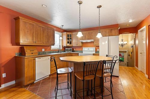 Cuisine - 600 Av. Des Érables, Brigham, QC - Indoor Photo Showing Kitchen