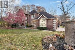 2205 EDGEMORE AVENUE  Lasalle, ON N9H 2K2