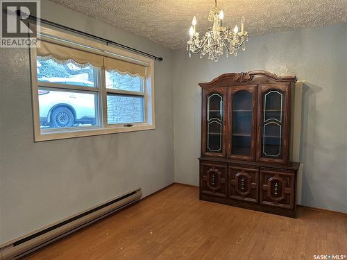 11 228 3Rd Street, Weyburn, SK - Indoor Photo Showing Other Room