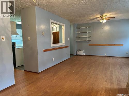11 228 3Rd Street, Weyburn, SK - Indoor Photo Showing Other Room