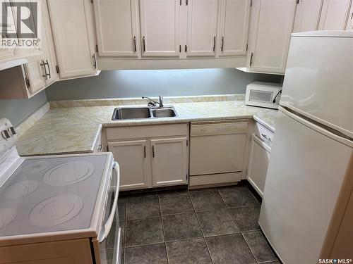 11 228 3Rd Street, Weyburn, SK - Indoor