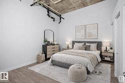 #202 10024 JASPER AV NW  Edmonton, AB T5J 1R9