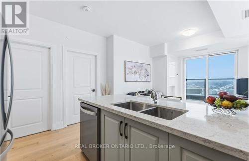 909 - 470 Dundas Street E, Hamilton, ON - Indoor Photo Showing Kitchen With Double Sink With Upgraded Kitchen