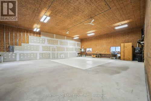 1291 Old Highway 8, Hamilton, ON - Indoor Photo Showing Garage