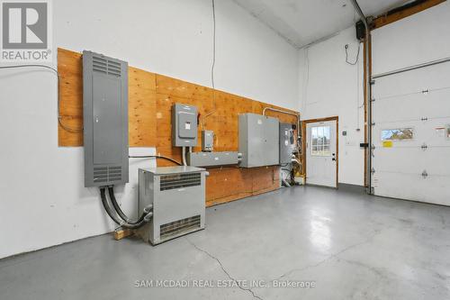 1291 Old Highway 8, Hamilton, ON - Indoor Photo Showing Garage