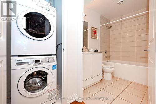 B416 - 60 Annie Craig Drive S, Toronto, ON - Indoor Photo Showing Laundry Room