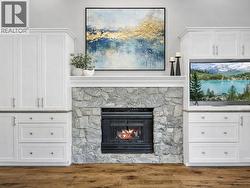 Family room off the kitchen - 