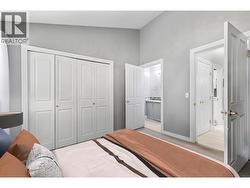 *virtually staged* 2nd bedroom with ensuite - 