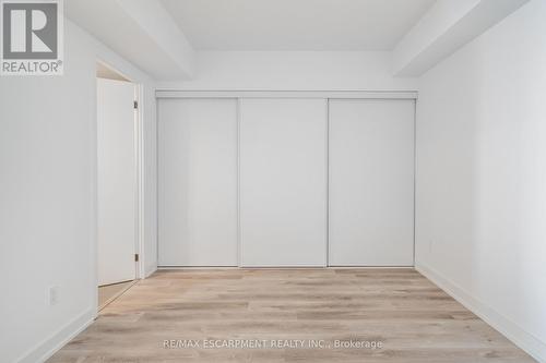 309 - 370 Martha Street, Burlington, ON - Indoor Photo Showing Other Room