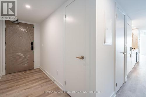 309 - 370 Martha Street, Burlington, ON - Indoor Photo Showing Other Room