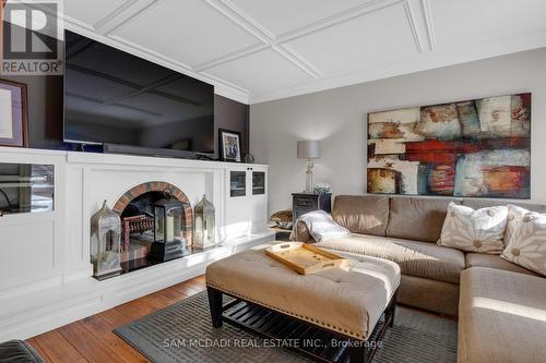 3620 Ponytrail Drive, Mississauga, ON - Indoor Photo Showing Living Room With Fireplace