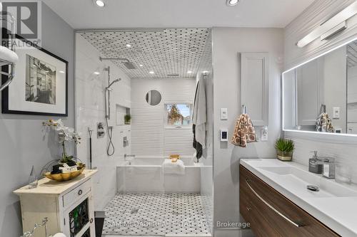 3620 Ponytrail Drive, Mississauga, ON - Indoor Photo Showing Bathroom