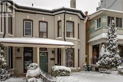 152 STRATHCONA Avenue N  Hamilton, ON L8R 3C3