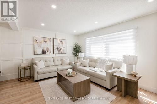 60 - 35 Waterman Avenue, London South (South R), ON - Indoor Photo Showing Living Room