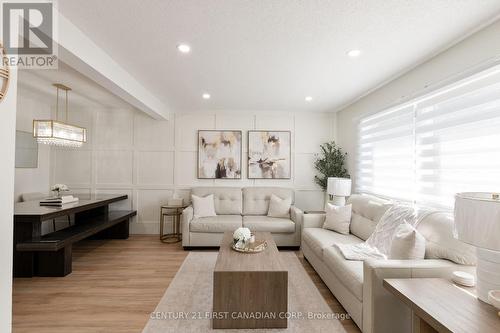 60 - 35 Waterman Avenue, London South (South R), ON - Indoor Photo Showing Living Room