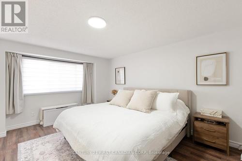 60 - 35 Waterman Avenue, London South (South R), ON - Indoor Photo Showing Bedroom