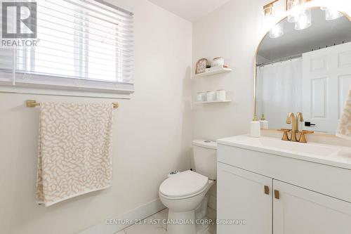 60 - 35 Waterman Avenue, London South (South R), ON - Indoor Photo Showing Bathroom