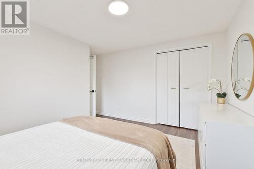 60 - 35 Waterman Avenue, London South (South R), ON - Indoor Photo Showing Bedroom