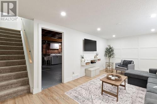 60 - 35 Waterman Avenue, London South (South R), ON - Indoor Photo Showing Living Room