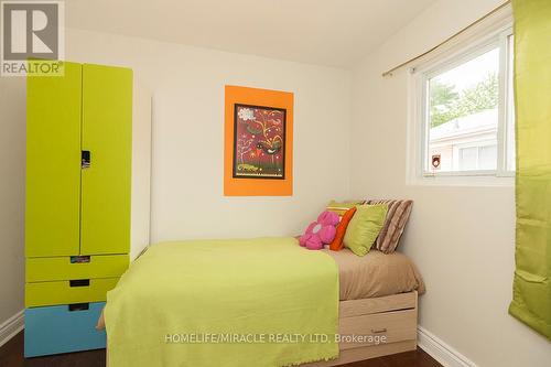 3481 Ashcroft Crescent, Mississauga, ON - Indoor Photo Showing Bedroom