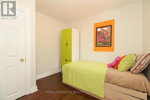 3481 Ashcroft Crescent, Mississauga, ON - Indoor Photo Showing Bedroom