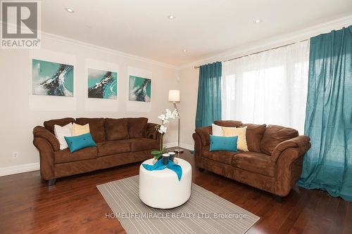 3481 Ashcroft Crescent, Mississauga, ON - Indoor Photo Showing Living Room