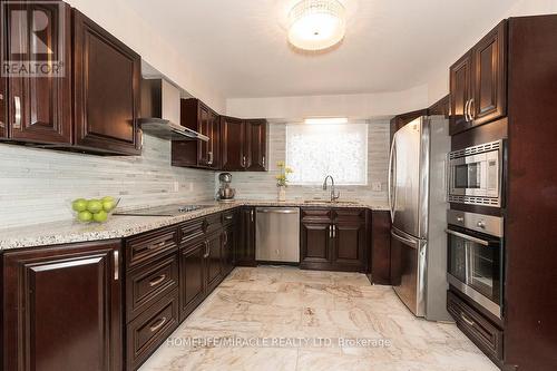 3481 Ashcroft Crescent, Mississauga, ON - Indoor Photo Showing Kitchen