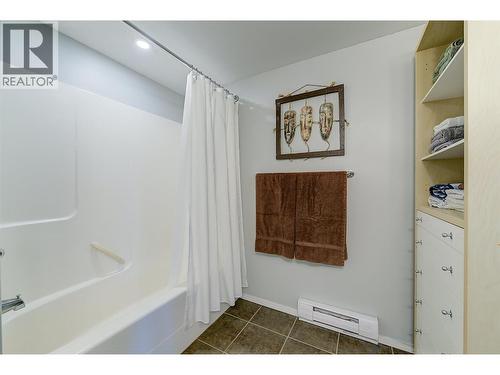 Primary ensuite - 4 pc - 265 Froelich Road Unit# 204, Kelowna, BC - Indoor Photo Showing Other Room