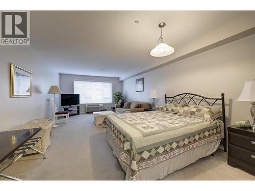 Guest Suite for friends and family - 265 Froelich Road Unit# 204, Kelowna, BC - Indoor Photo Showing Bedroom