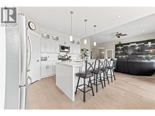 1064 Aurora Heights, West Kelowna, BC - Indoor Photo Showing Kitchen With Upgraded Kitchen