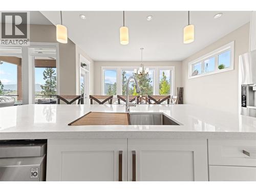 1064 Aurora Heights, West Kelowna, BC - Indoor Photo Showing Kitchen With Double Sink