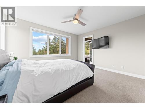 1064 Aurora Heights, West Kelowna, BC - Indoor Photo Showing Bedroom