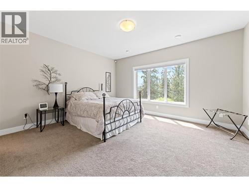 1064 Aurora Heights, West Kelowna, BC - Indoor Photo Showing Bedroom