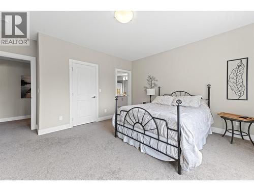 1064 Aurora Heights, West Kelowna, BC - Indoor Photo Showing Bedroom