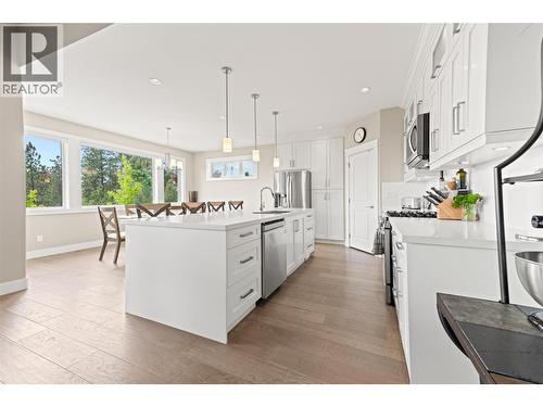 1064 Aurora Heights, West Kelowna, BC - Indoor Photo Showing Kitchen