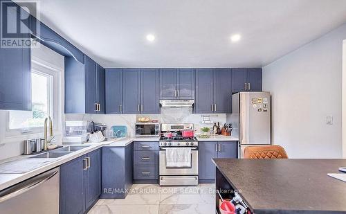 567 Atwater Avenue, Mississauga, ON - Indoor Photo Showing Kitchen With Double Sink