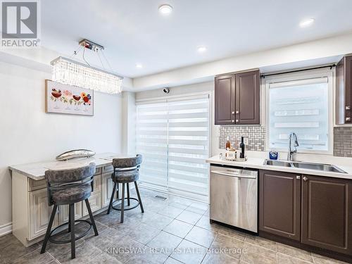 3221 Redpath Circle, Mississauga, ON - Indoor Photo Showing Kitchen With Double Sink