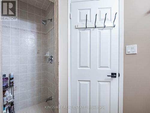 3221 Redpath Circle, Mississauga, ON - Indoor Photo Showing Bathroom