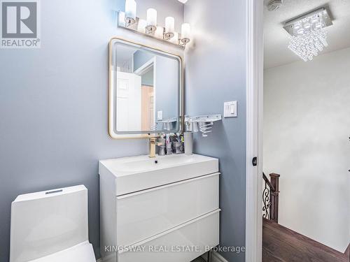 3221 Redpath Circle, Mississauga, ON - Indoor Photo Showing Bathroom