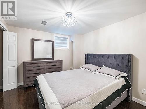 3221 Redpath Circle, Mississauga, ON - Indoor Photo Showing Bedroom
