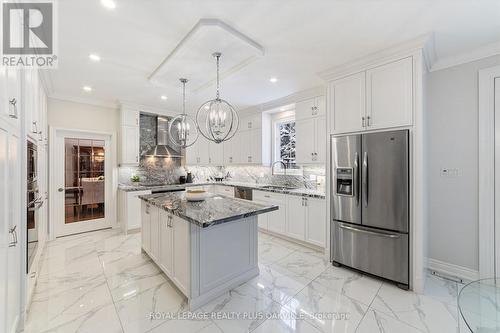 1189 Glen Road, Mississauga, ON - Indoor Photo Showing Kitchen With Upgraded Kitchen