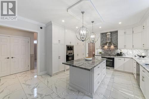 1189 Glen Road, Mississauga, ON - Indoor Photo Showing Kitchen With Upgraded Kitchen